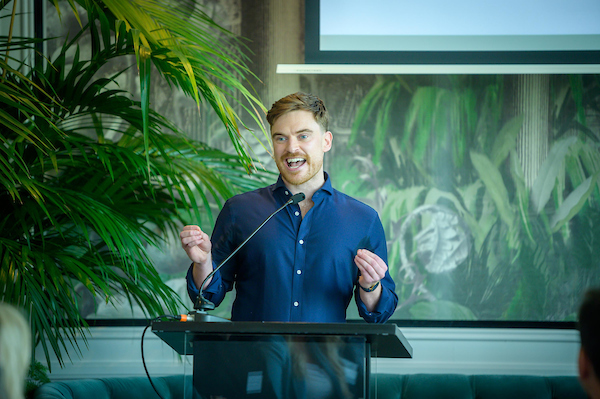 How To Pitch A Startup